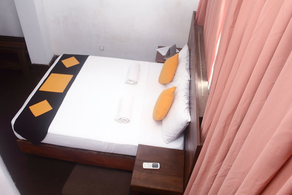 256 Townhouse Rest Hotell Kandy Eksteriør bilde